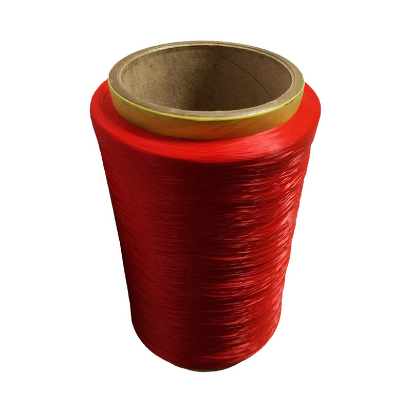 Polyester yarn ad textilia